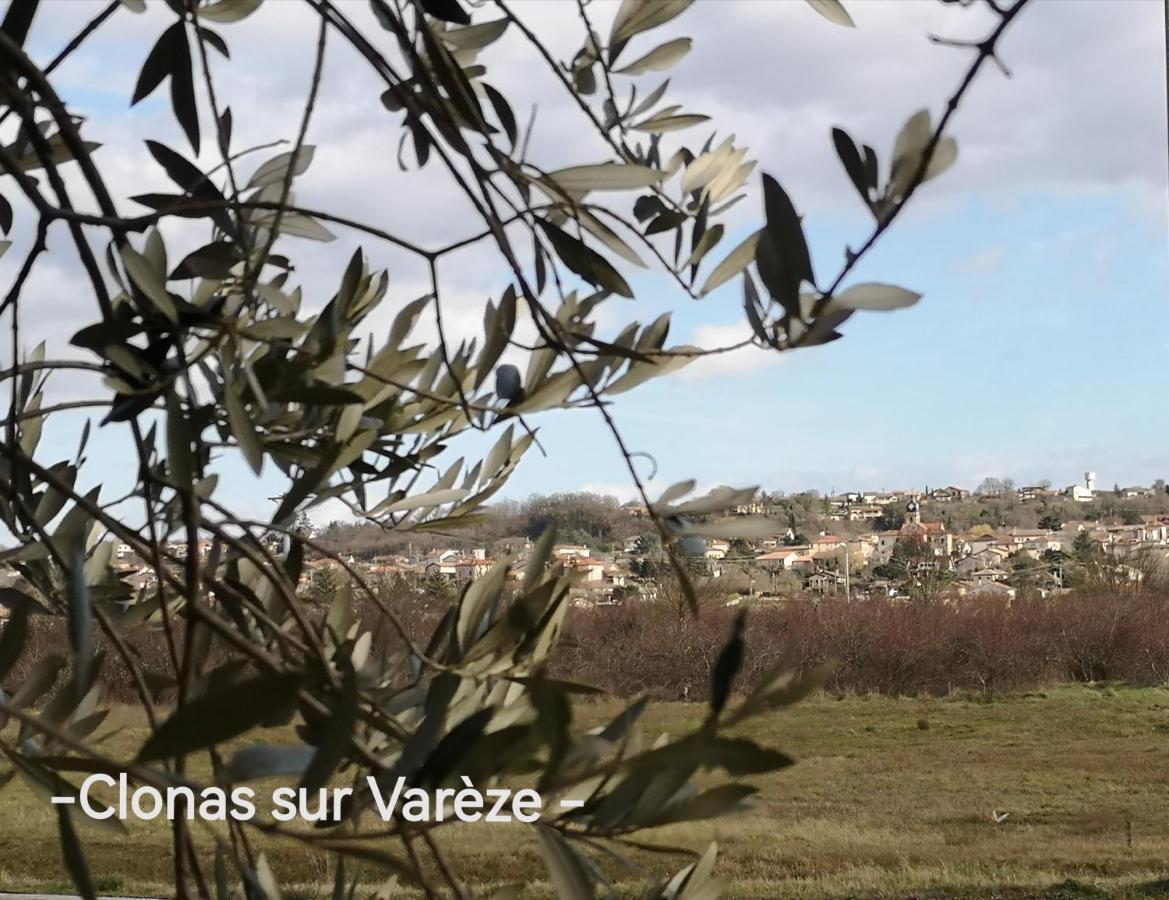 Comme A La Maison Clonas-sur-Vareze Buitenkant foto