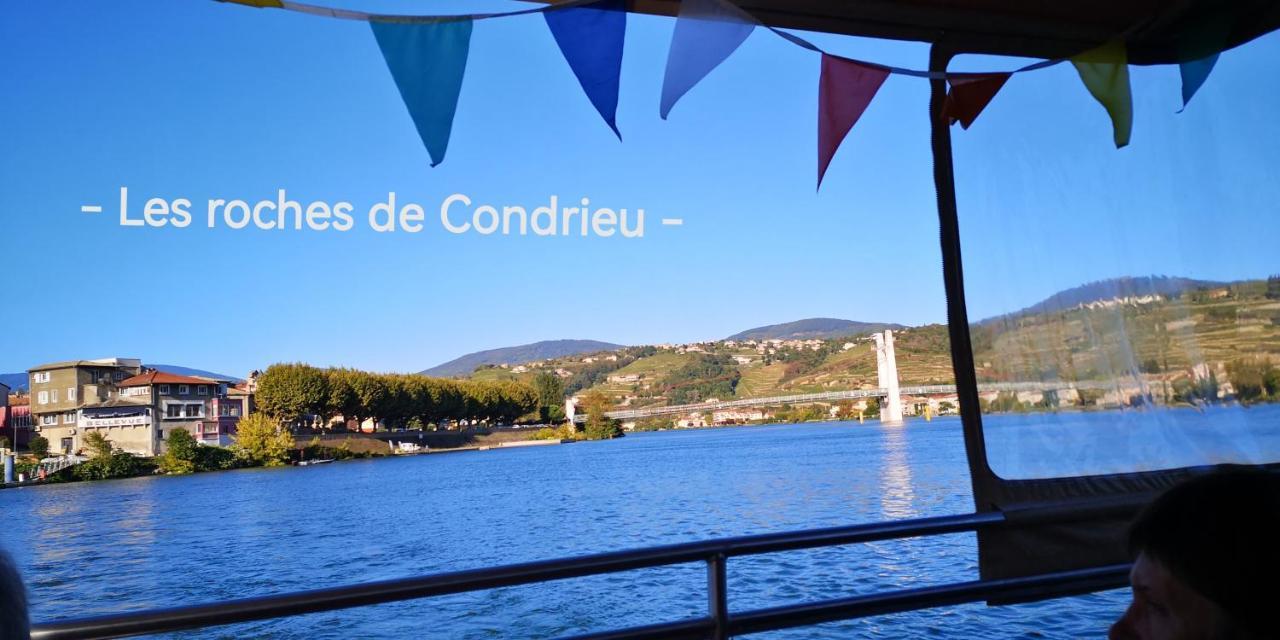 Comme A La Maison Clonas-sur-Vareze Buitenkant foto