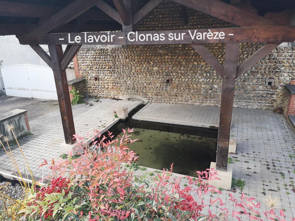 Comme A La Maison Clonas-sur-Vareze Buitenkant foto