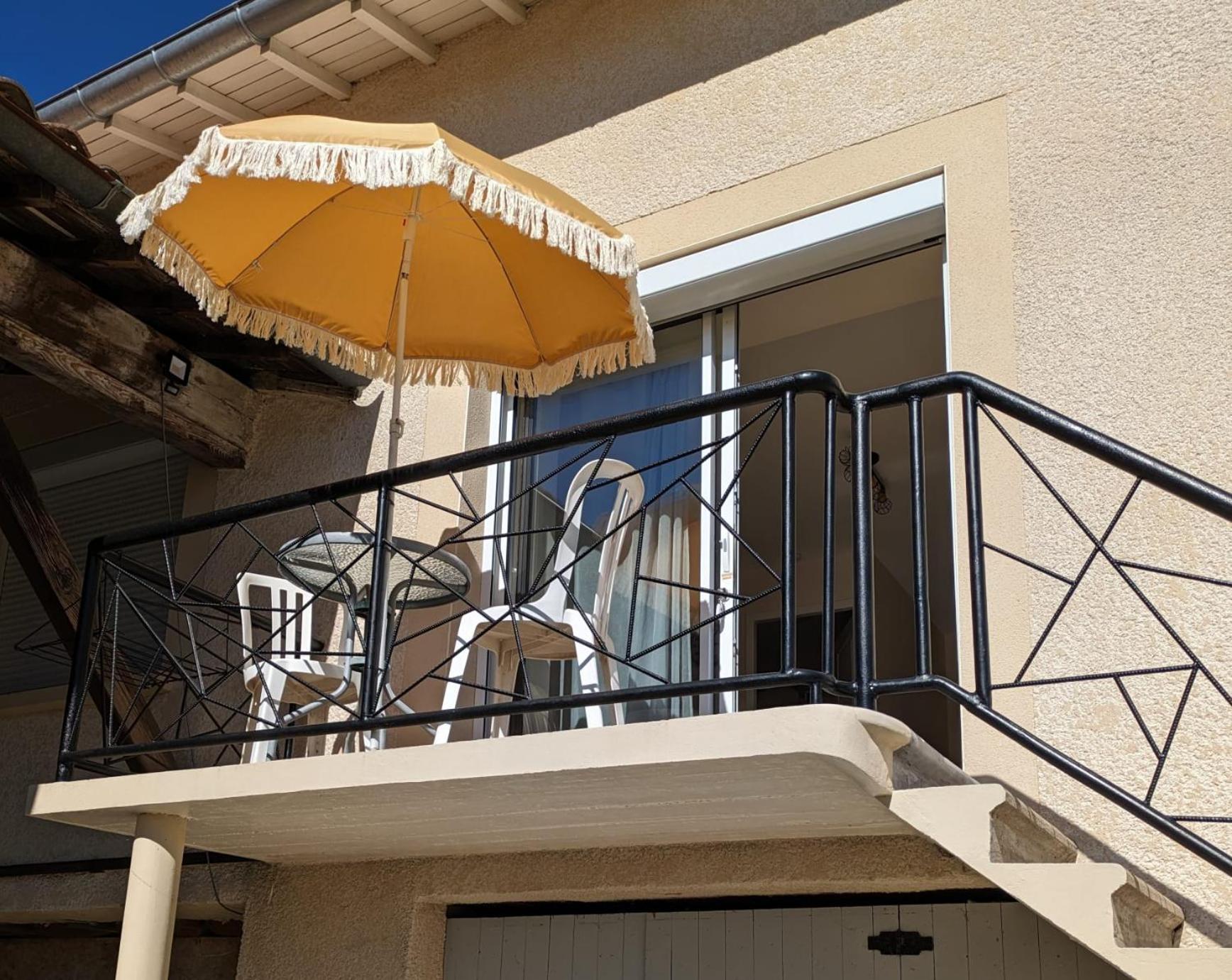 Comme A La Maison Clonas-sur-Vareze Buitenkant foto